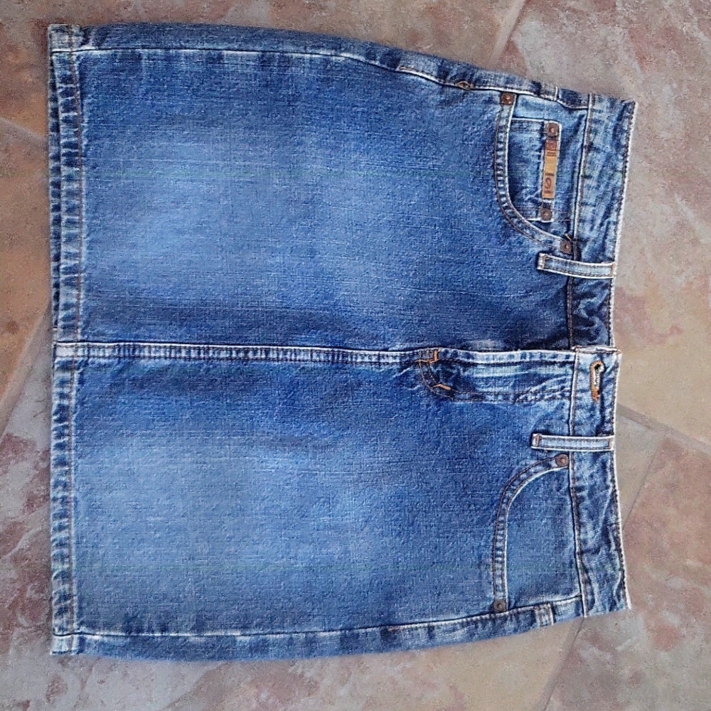 LEI Ladies denim, skirt size 5.